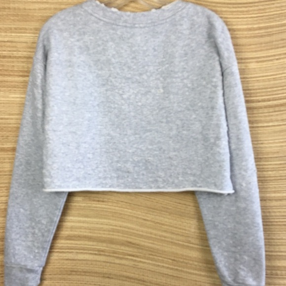 Alo Yoga Distressed Cropped Crew Neck Sweatshirt In Heather Gray Size S - Picture 6 of 9